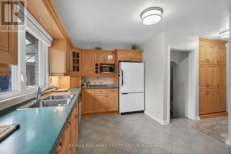 1416 Woodward Avenue Ottawa ON K1Z 7W1