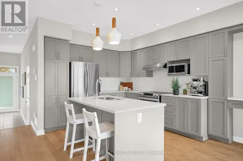 170 Larimar Circle Ottawa ON K1X 0B6