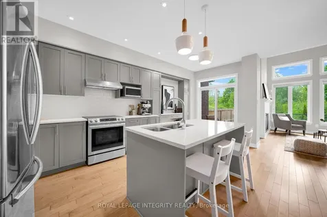 170 Larimar Circle Ottawa ON K1X 0B6
