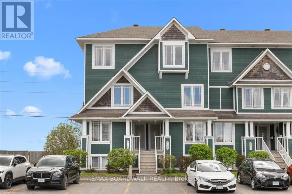 366 Crownridge Drive Ottawa ON K2M 3A4