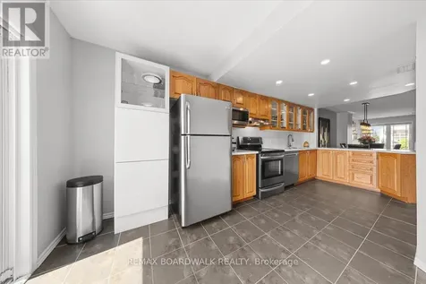 366 Crownridge Drive Ottawa ON K2M 3A4