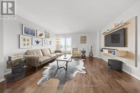 366 Crownridge Drive Ottawa ON K2M 3A4