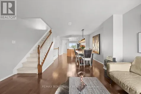 366 Crownridge Drive Ottawa ON K2M 3A4
