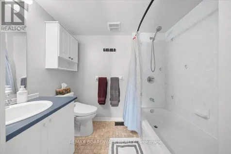 366 Crownridge Drive Ottawa ON K2M 3A4