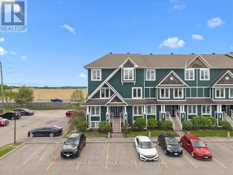 366 Crownridge Drive Ottawa ON K2M 3A4