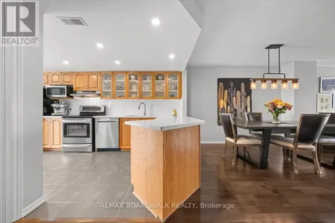 366 Crownridge Drive Ottawa ON K2M 3A4