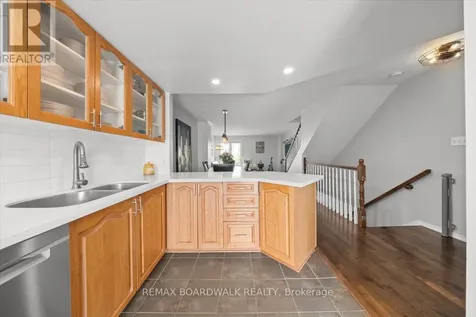 366 Crownridge Drive Ottawa ON K2M 3A4