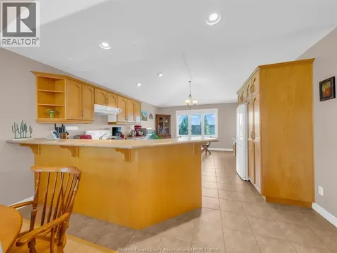 1541 Heatherglen Drive Tecumseh ON N8N 5B3