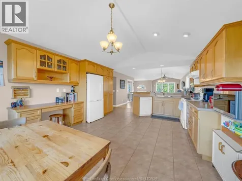 1541 Heatherglen Drive Tecumseh ON N8N 5B3
