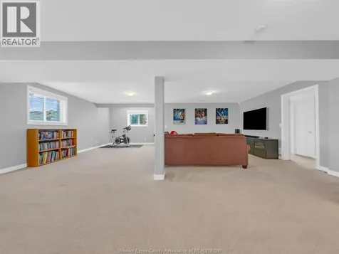 1541 Heatherglen Drive Tecumseh ON N8N 5B3