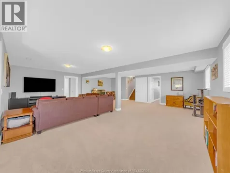 1541 Heatherglen Drive Tecumseh ON N8N 5B3