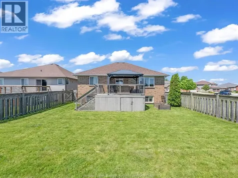 1541 Heatherglen Drive Tecumseh ON N8N 5B3
