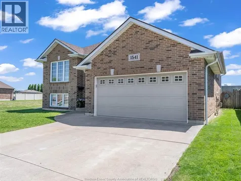 1541 Heatherglen Drive Tecumseh ON N8N 5B3