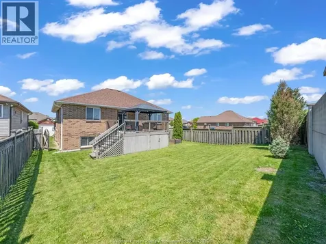 1541 Heatherglen Drive Tecumseh ON N8N 5B3