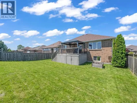 1541 Heatherglen Drive Tecumseh ON N8N 5B3