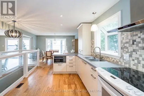 481 Islandview Lane Midland ON L4R 5H4