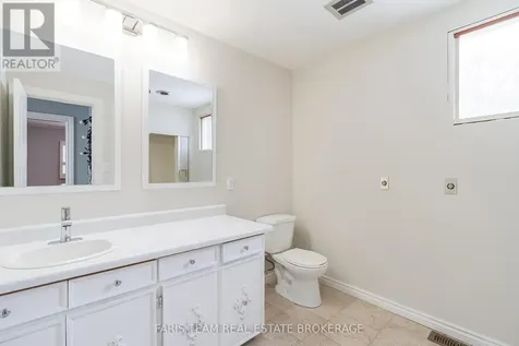 481 Islandview Lane Midland ON L4R 5H4
