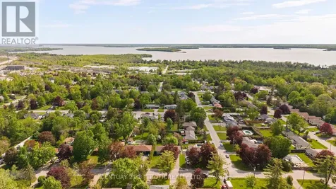 68 Fourth Street Orillia ON L3V 4B8