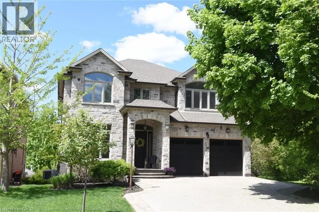 211 Tollgate Drive Ancaster ON L9G 5C8
