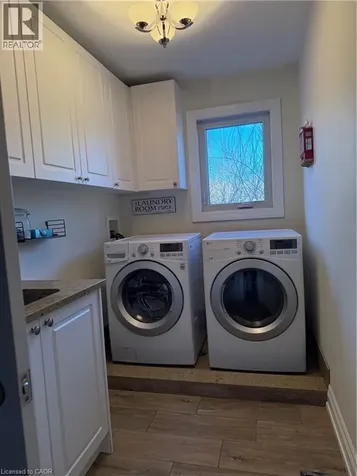 211 Tollgate Drive Ancaster ON L9G 5C8