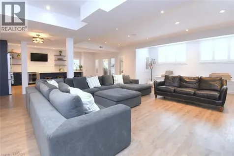 211 Tollgate Drive Ancaster ON L9G 5C8