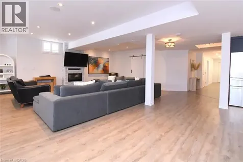 211 Tollgate Drive Ancaster ON L9G 5C8