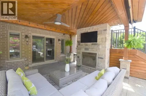 211 Tollgate Drive Ancaster ON L9G 5C8