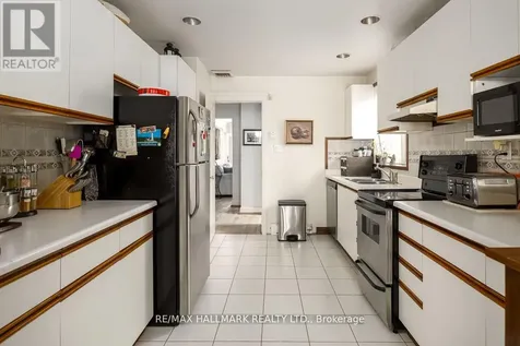 22 Airley Crescent Toronto (east York) ON M4K 4H6