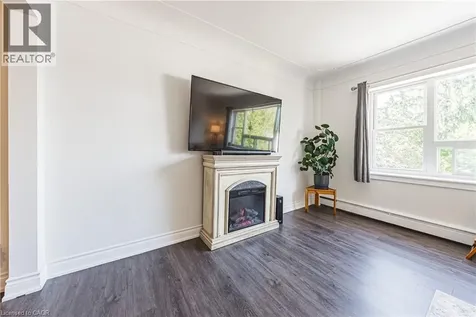 836 Concession Street Hamilton ON L8V 1E2