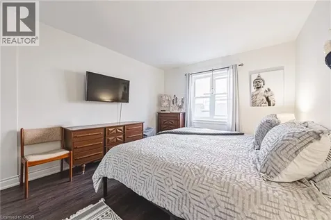 836 Concession Street Hamilton ON L8V 1E2
