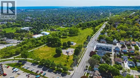 836 Concession Street Hamilton ON L8V 1E2