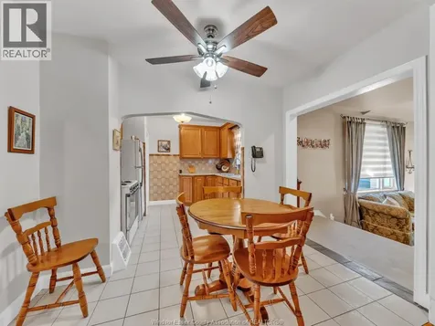 561 Elinor Street Windsor ON N8P 1E3