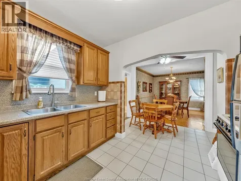 561 Elinor Street Windsor ON N8P 1E3