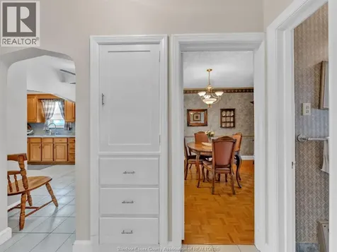 561 Elinor Street Windsor ON N8P 1E3