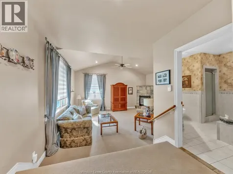 561 Elinor Street Windsor ON N8P 1E3