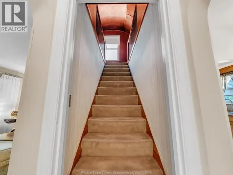 561 Elinor Street Windsor ON N8P 1E3