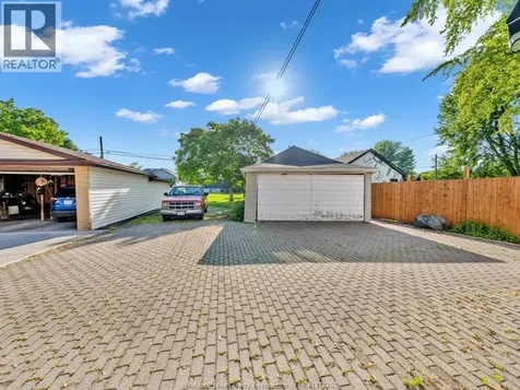 561 Elinor Street Windsor ON N8P 1E3