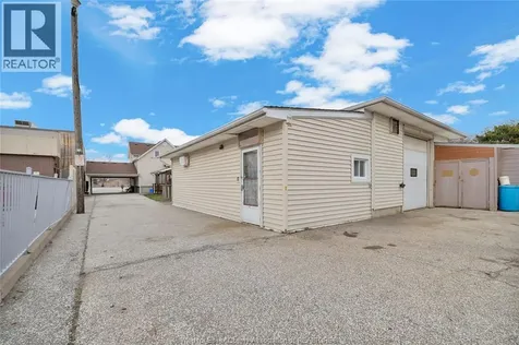 12353 Tecumseh Road East Tecumseh ON N8N 1M5