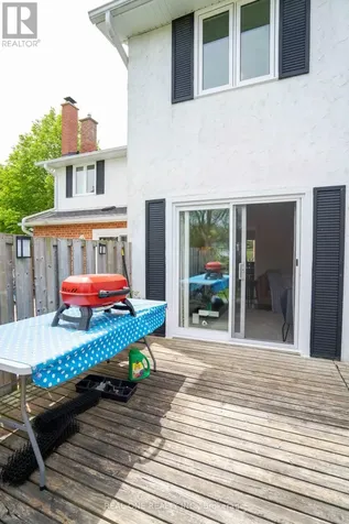 407 Keats Way Waterloo ON N2L 5S7