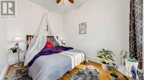 81 Richmond Street Brantford ON N3T 3Y7
