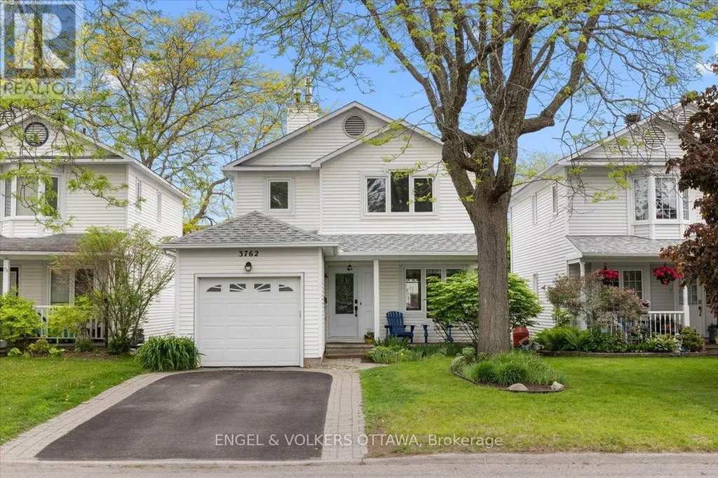 3762 Autumnwood Street Ottawa ON K1T 2K8