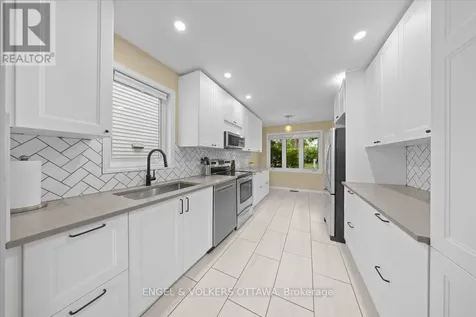 3762 Autumnwood Street Ottawa ON K1T 2K8