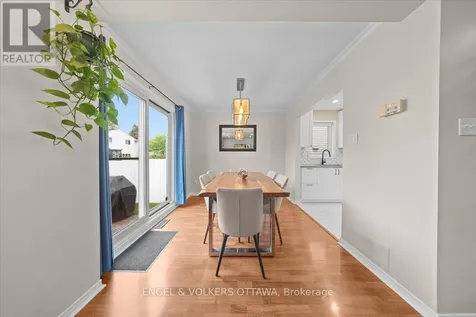 3762 Autumnwood Street Ottawa ON K1T 2K8
