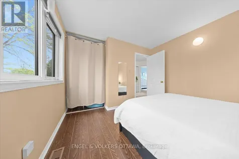3762 Autumnwood Street Ottawa ON K1T 2K8