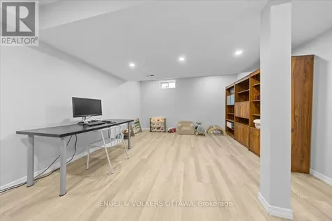 3762 Autumnwood Street Ottawa ON K1T 2K8