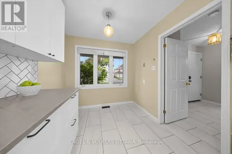 3762 Autumnwood Street Ottawa ON K1T 2K8