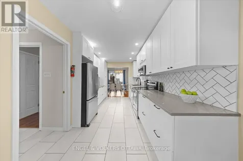 3762 Autumnwood Street Ottawa ON K1T 2K8