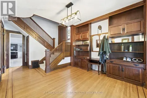 4887 Crysler Avenue Niagara Falls (downtown) ON L2E 3W5