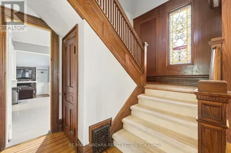 4887 Crysler Avenue Niagara Falls (downtown) ON L2E 3W5