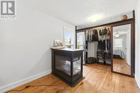 4887 Crysler Avenue Niagara Falls (downtown) ON L2E 3W5
